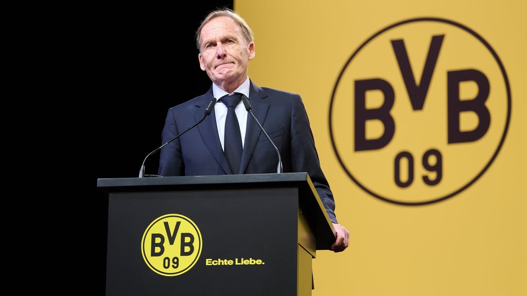 Hans-Joachim Watzke hat sich emotional zu den Missbrauchsvorwürfen gegen einen langjährigen Mitarbeiter in den 1990er Jahren geäußert
