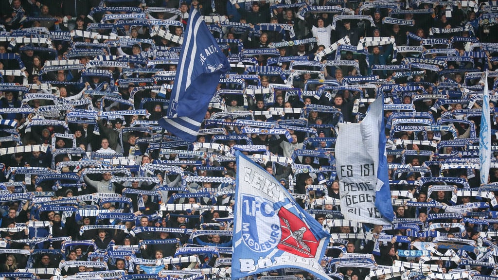Beim Spiel des 1. FC Magdeburg gegen Fortuna Düsseldorf kam es zu einem medizinischen Notfall. Der FCM-Fan starb später im Krankenhaus.