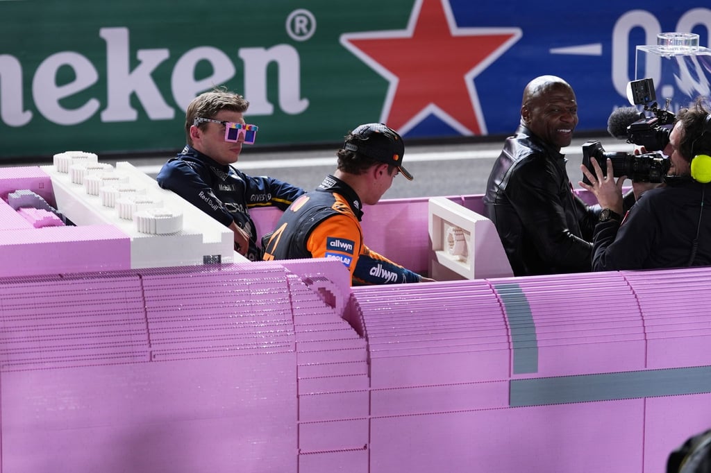 Las Vegas eben - im pinken Lego-Cadillac ging es zur Siegerehrung.