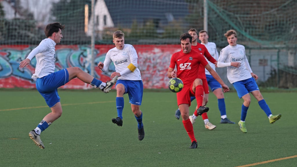 Die Fortunen um Torschütze Nils Lange (Kapitänsbinde) erarbeiteten sich den nächsten Heimerfolg.