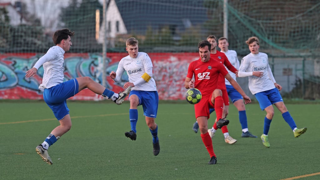 Die Fortunen um Torschütze Nils Lange (Kapitänsbinde) erarbeiteten sich den nächsten Heimerfolg.