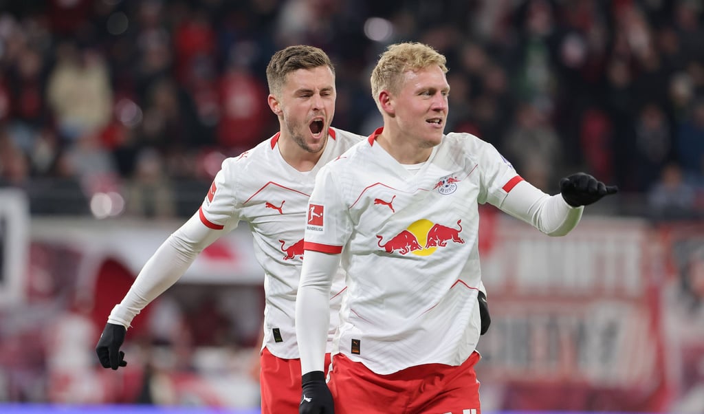 Christoph Baumgartner (l.) bejubelt im Spiel gegen Bremen den Treffer von RB- und ÖFB-Kollege Xaver Schlager