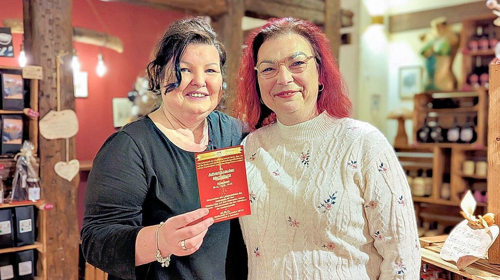 Gabi Kanter, Inhaberin von „Klein & Fein“ in der Gotthardstraße, und Simone Funk vom „Studio für Hautmanagement“ in der Preußerstraße  haben mit weiteren Händlern am Winterkonzept für die Merseburger Innenstadt gefeilt.