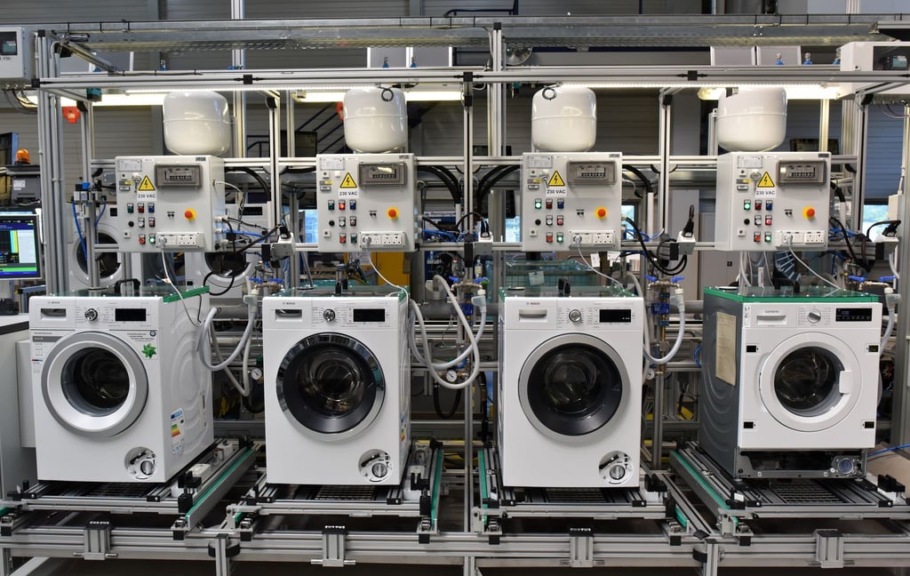 Die Bosch-Tochter BSH verkauft Waschmaschinen, Herde und andere Hausgeräte - doch die Nachfrage schwächelt. (Archivbild)