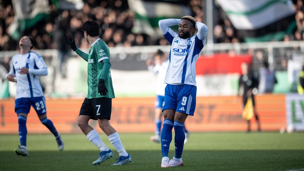 Auch in Überzahl trafen Moussa Sylla und die anderen Schalker nicht.