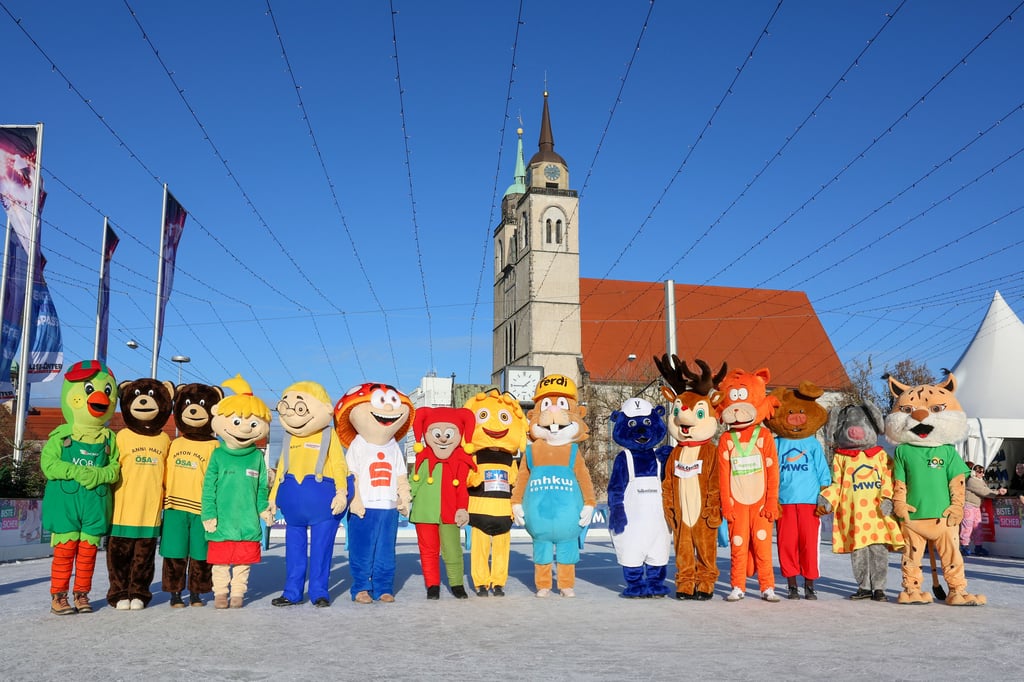 Die Maskottchen verschiedenster Institutionen aus Magdeburg waren bei der zweiten Auflage des Wettbewerbs auf der Eisbahn am Allee-Center mit dabei.