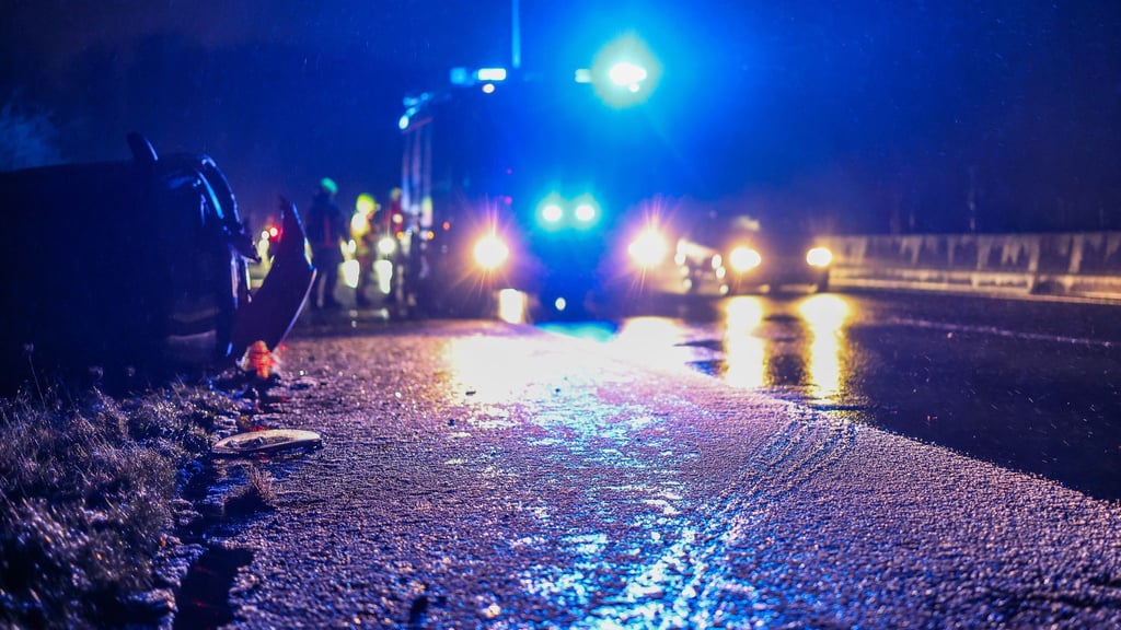 Auf glatten Straßen kam es zu mehreren Unfällen.