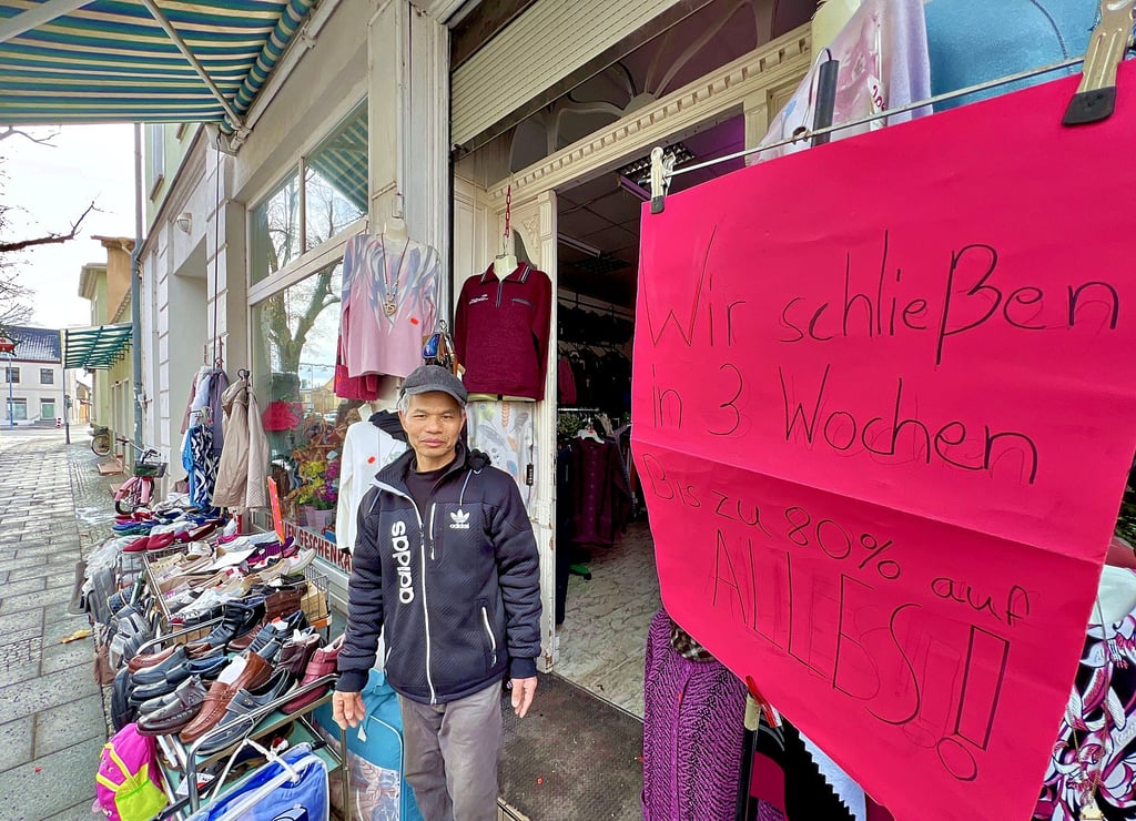 Der Bekleidungsshop auf dem oberen Boulevard in Bernburg schließt nach 25 Jahren. 