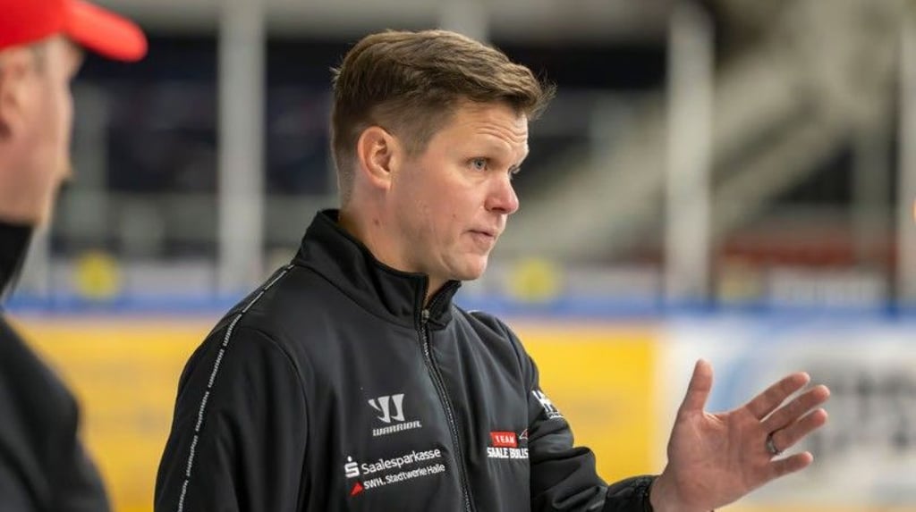 Die Saale Bulls und Trainer Marko Raita müssen nach wechselhaften Ergebnissen mit steigendem Druck klarkommen.