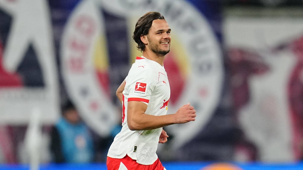 Max Finkgräfe freut sich über seinen Einsatz gegen Werder Bremen.