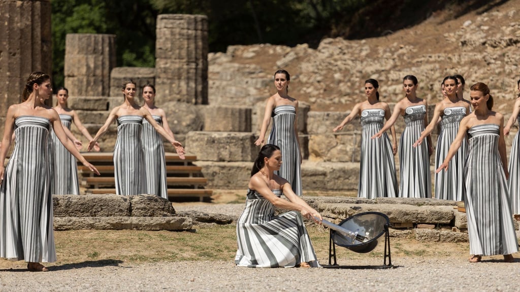 Wenn die Sonne nicht scheint, funktioniert es auch nicht mit der Entzündung des olympischen Feuers unter freiem Himmel. (Archivbild)
