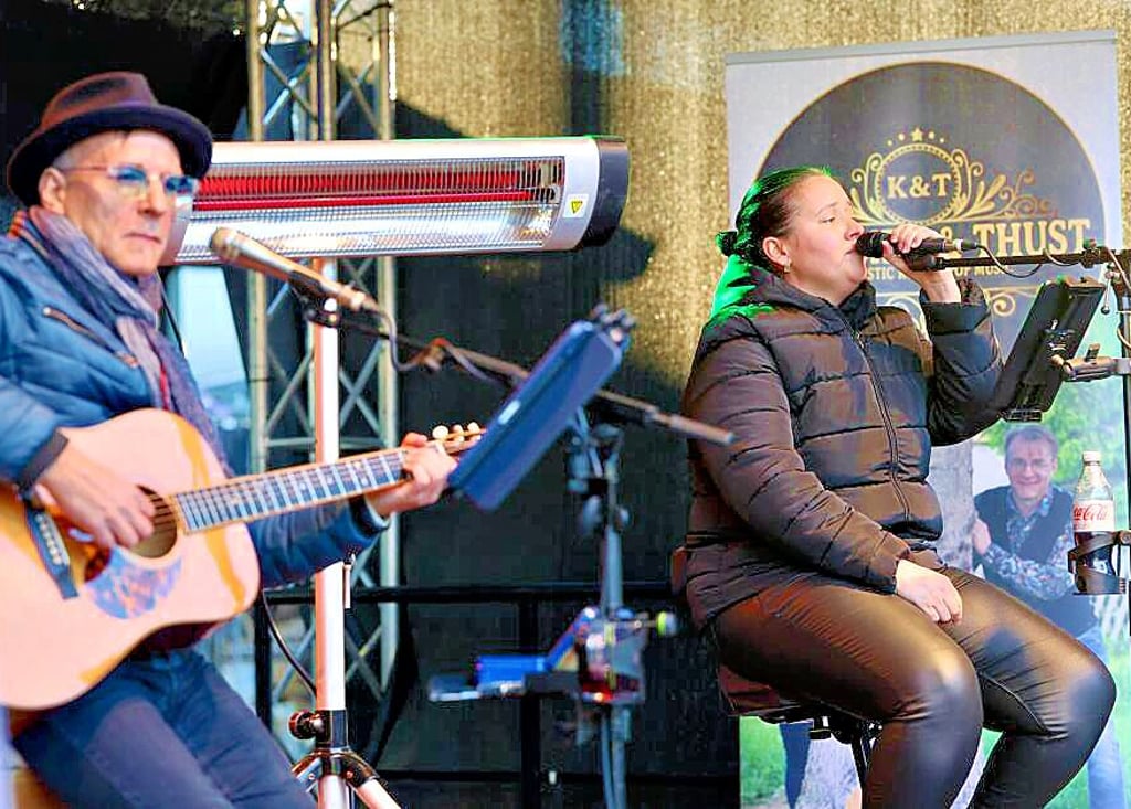 Das Akustik-Duo „Kraemer & Thust“.