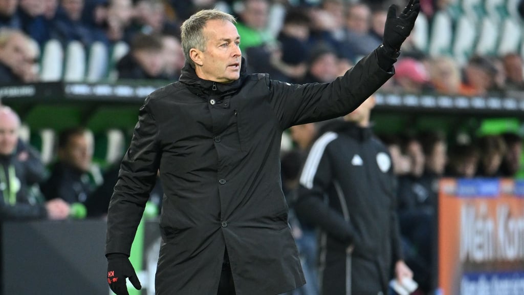 Trainer Kasper Hjulmand und seine Mannschaft reisten mit Verspätung nach Manchester.