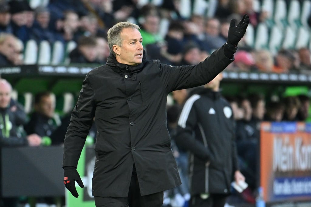 Trainer Kasper Hjulmand und seine Mannschaft reisten mit Verspätung nach Manchester.