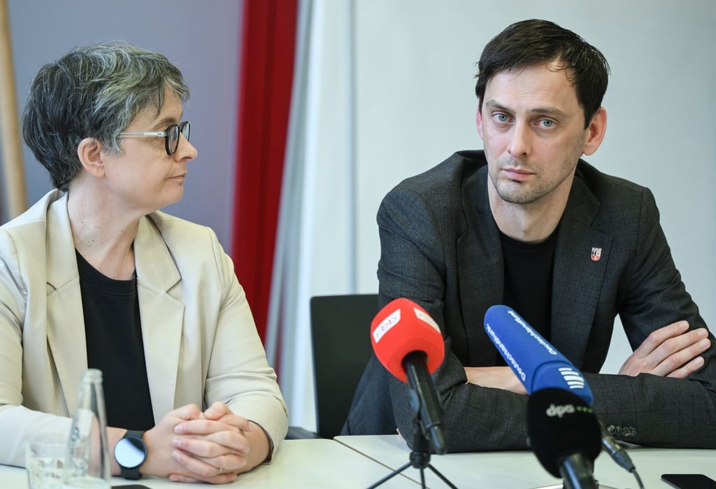 Die Noch-SPD-Landesvorsitzenden Nicola Böcker-Giannini und Martin Hikel halten ihren Rücktritt für den richtigen Schritt.