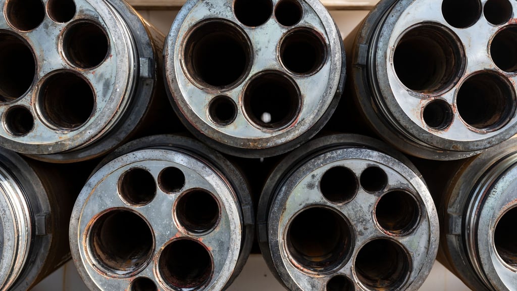Protest, Klagen, Kompromisse: Nach jahrelangem Streit startet der Bau für Suedlink in Thüringen und Bayern. Doch es bahnt sich neuer Widerstand an. (Symbolbild)