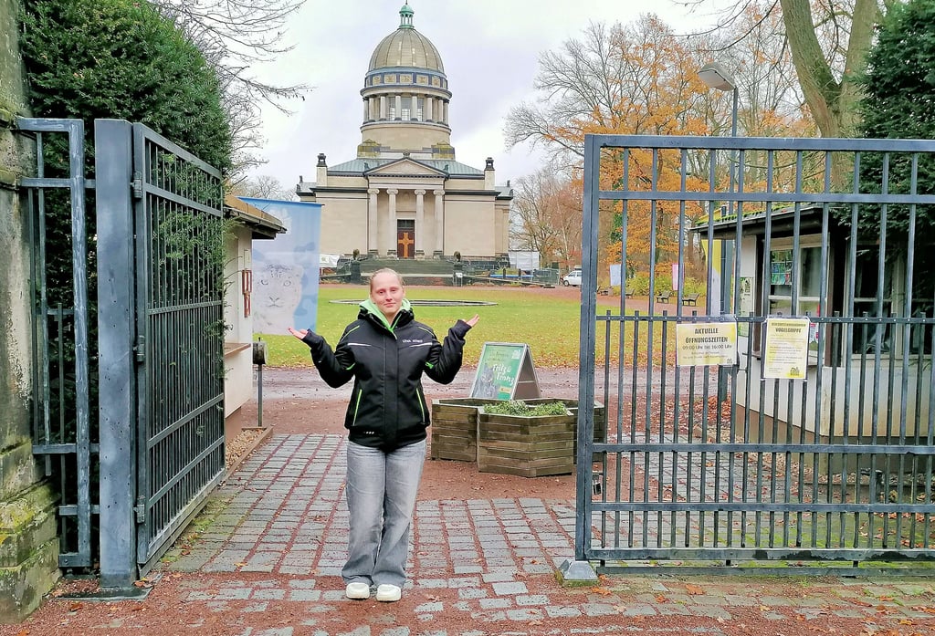 Lena Henke will im Dessauer Tierpark ihre Ausbidlung machen, darf es aber nicht.