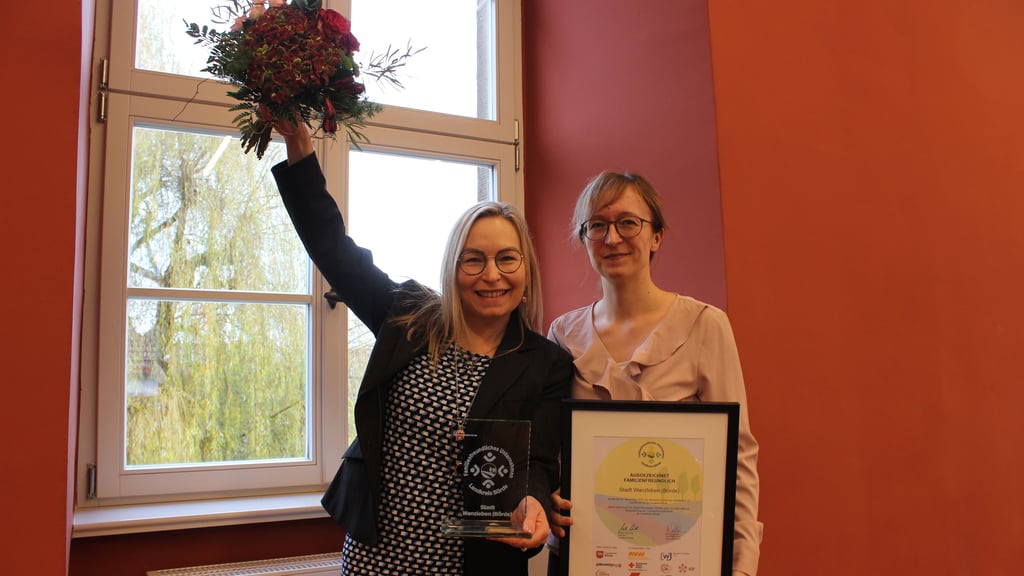 Die Stadt Wanzleben-Börde und besonders Bürgermeisterin Grit Matz freuen sich über den Preis als familienfreundliches Unternehmen.