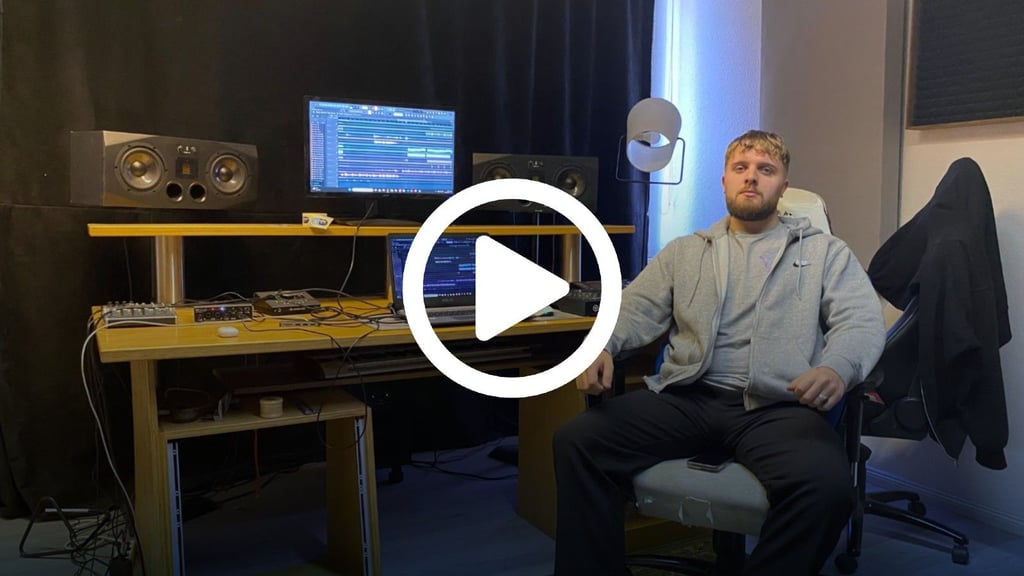 Lauri Wieczorek produziert als DJ Unda eigene Technosongs und erreicht damit Millionen Menschen.