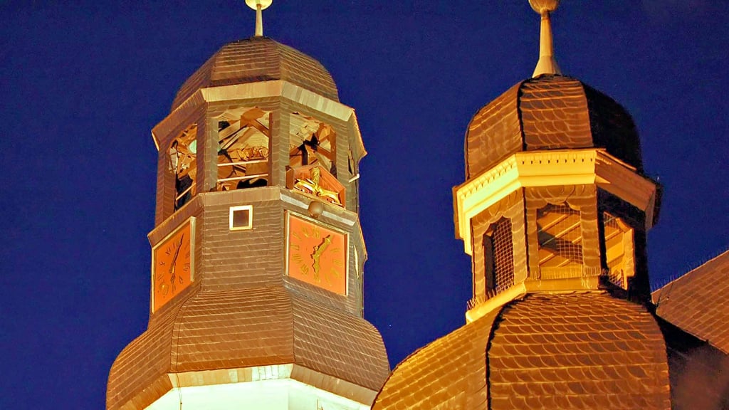 Auch in den Abendstunden soll Aschersleben seine Schönheit zeigen und besondere Bauwerke – wie den Rathausturm – wieder anstrahlen.