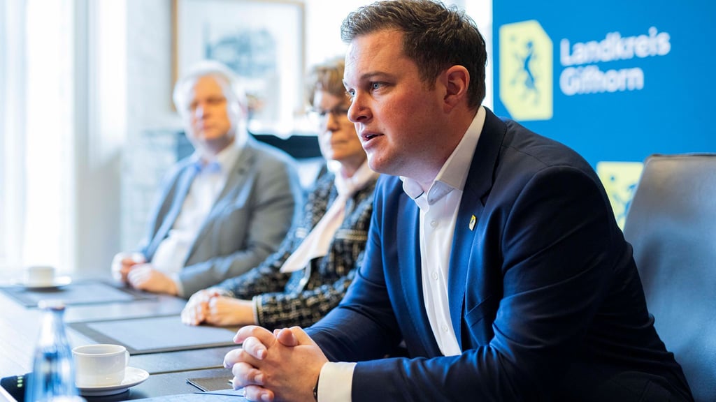 Mit erst 34 Jahren ist Philipp Raulfs (SPD) jüngster Landrat Niedersachsens.