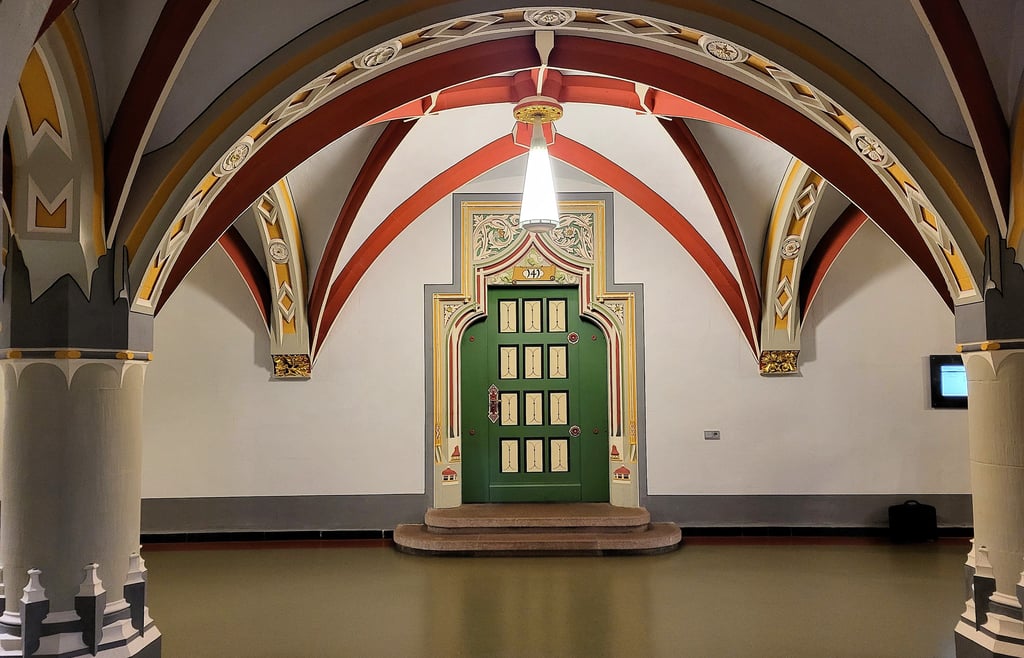 Noch fünf weitere Prozesstage sind im Fall der Messerstecherei in Gerbstedt am Landgericht in Halle im Saal 141 angesetzt. 