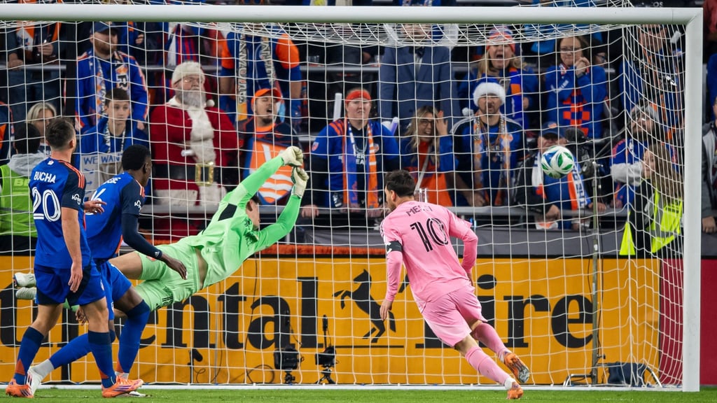 Weltmeister Lionel Messi trifft zur Führung für Inter Miami.