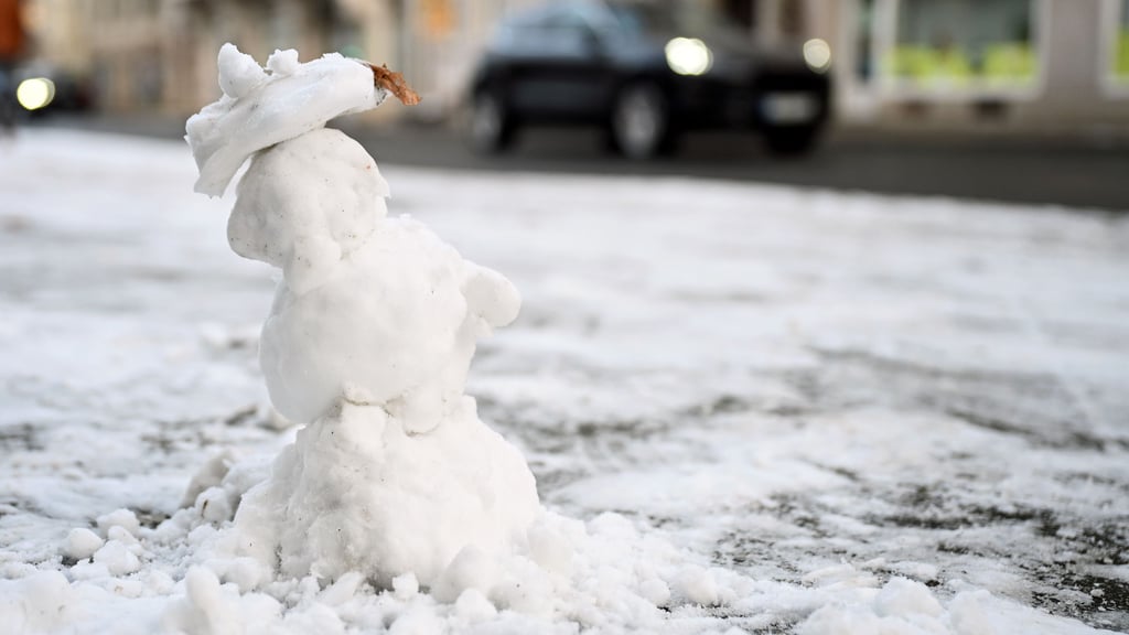 Einige Prognosen warnen vor einem Jahrhundertwinter, doch lässt sich so etwas überhaupt seriös vorhersagen? Das sagen Experten.