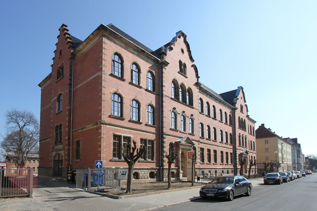 Blick auf das Ärztehaus Alte Schule in der Bismarckstraße Halberstadts.