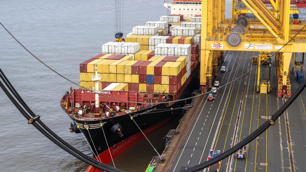 Europas größte Volkswirtschaft wird nach Einschätzung von Volkswirten im laufenden Jahr allenfalls minimal wachsen. (Symbolbild)