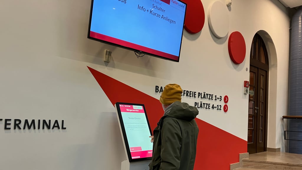 Das ist der Check-In-Terminal beim Bürgerservice am Marktplatz. Am Reileck eröffnet demnächst die dritte Bürgerservicestelle. 