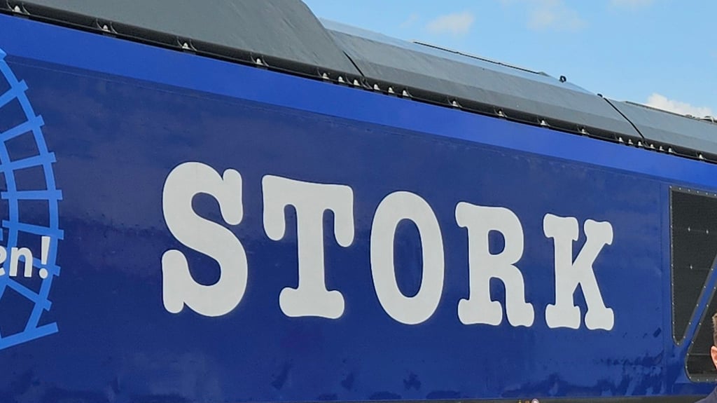 Stork bietet Recycling-Dienstleistungen an.