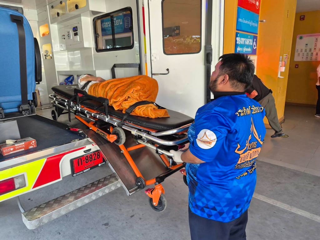 Die Frau wurde ins Krankenhaus gebracht - offenbar litt sie unter einem niedrigen Blutzuckerspiegel.