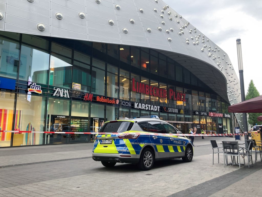 Die Drohmails lösten große Polizeieinsätze aus - etwa im Mai 2024 in Essen. (Archivbild)