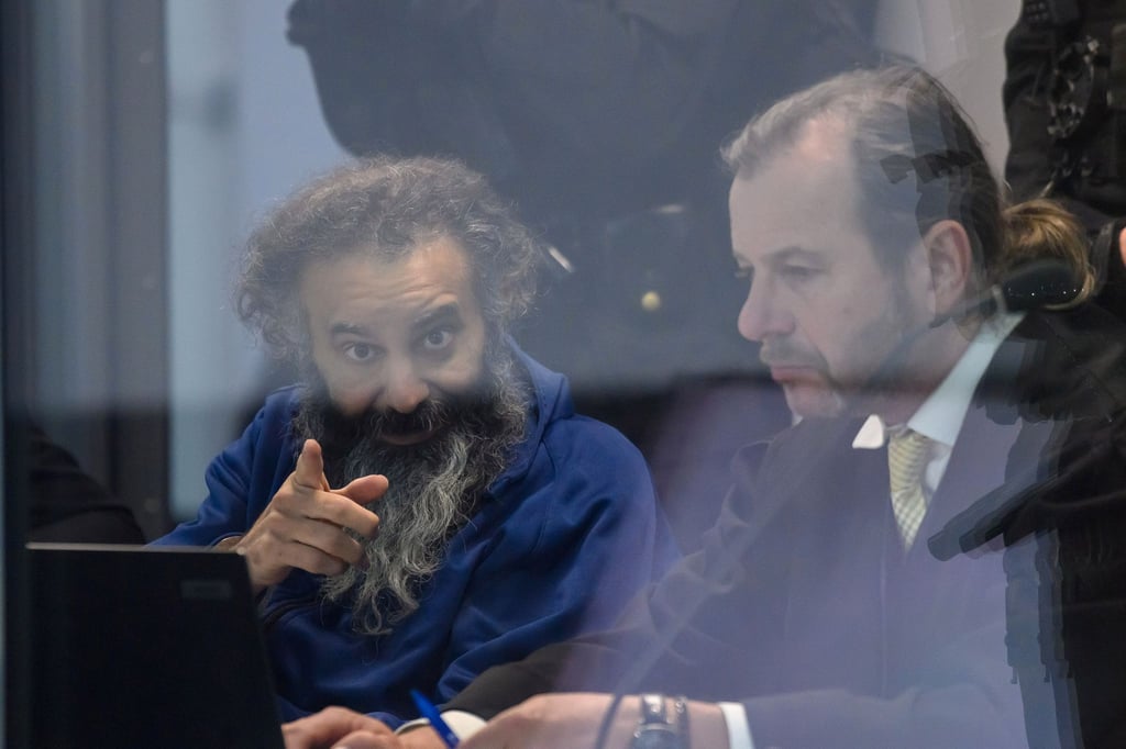 Der angeklagte Taleb al-Abdulmohsen meldet sich im Strafprozess immer wieder zu Wort.