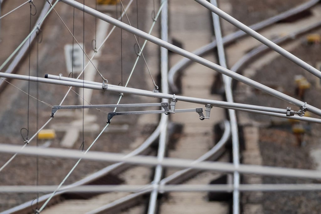Pendler zwischen Berlin und Dresden brauchen weiter Geduld: Nach einem Unfall in Großenhain bleibt die Strecke beeinträchtigt. (Symbolbild)