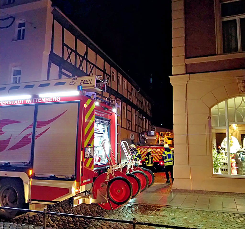 Großeinsatz der Feuerwehr in der Coswiger Straße in Wittenberg.