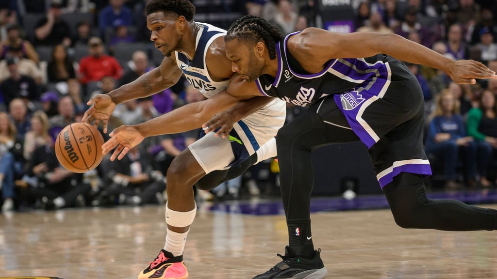 Edwards (links) spielte stark, zum Sieg in Sacramento reichte es nicht.