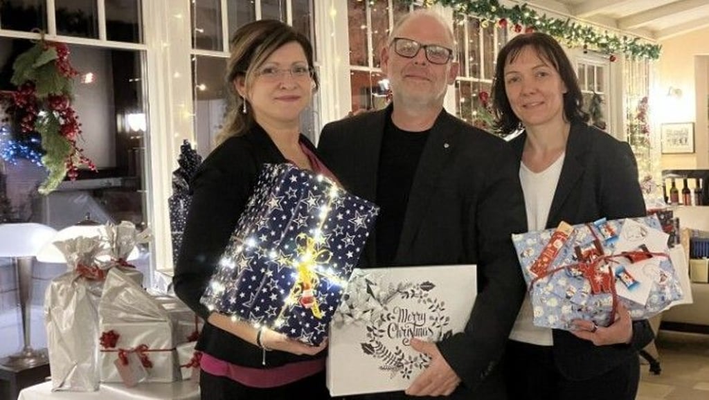 Sie sind froh über das Engagement vieler Wunscherfüller: Franziska Gerber, Gerd Woldmann und Tina Kaltofen (von links).