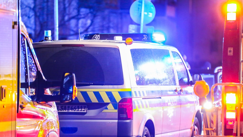 Die Polizei musste am Donnerstagabend, 24. November, zu einem Unfall an die Bahngleise bei Stendal ausrücken.