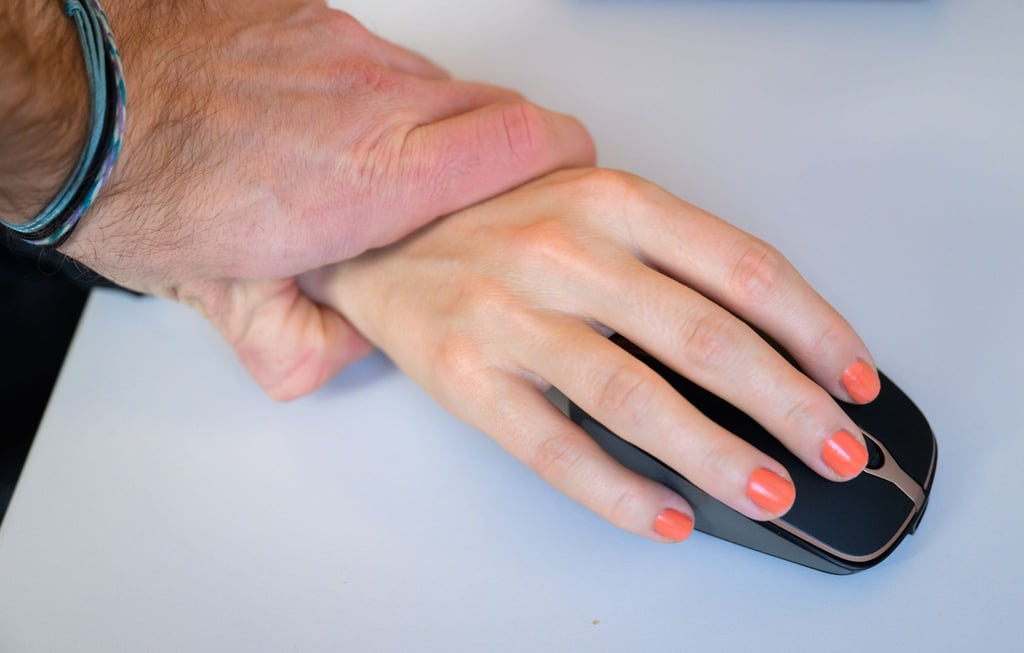 Trotz gesetzlicher Verpflichtungen der Gleichbehandlung und des Arbeitsschutzes sind Präventions- und Beschwerdestrukturen laut Arbeitnehmerkammer oft unzureichend. (Symbolbild)