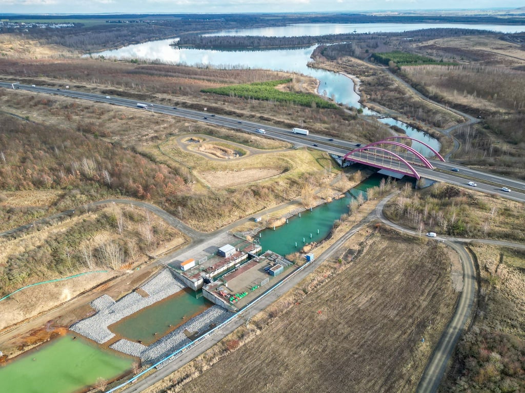 Am Störmthaler Kanal sind weitere Sicherungsmaßnahmen nötig. (Archivbild)