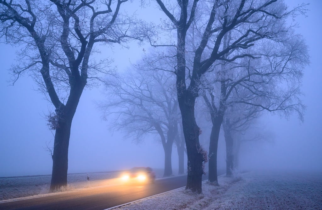 Autofahrer sollten auf den Straßen wegen Glätte besonders vorsichtig fahren. (Symbolbild)
