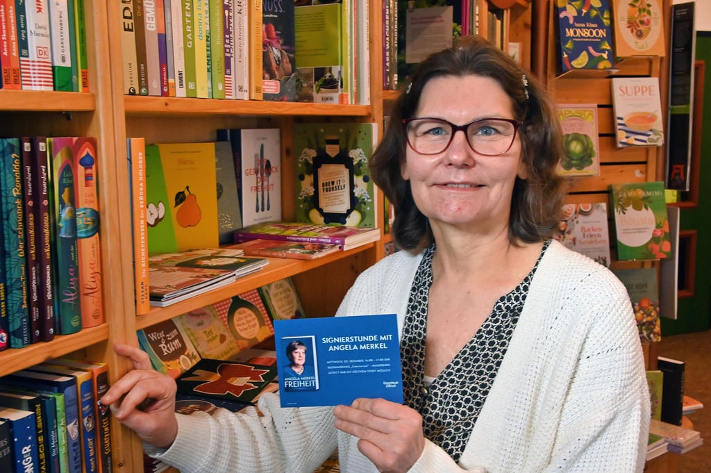 Dorle Lange, Inhaberin der Buchhandlung „Fabularium“ im Hundertwasserhaus. Bundeskanzlerin a. D. Angela Merkel kommt in die Buchhandlung zu einer Signierstunde.