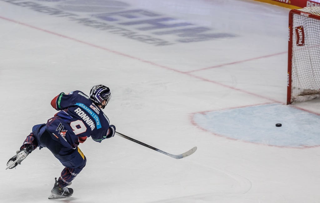 Ty Ronning muss in den kommenden Wochen aufs Toreschießen verzichten. (Archivbild)