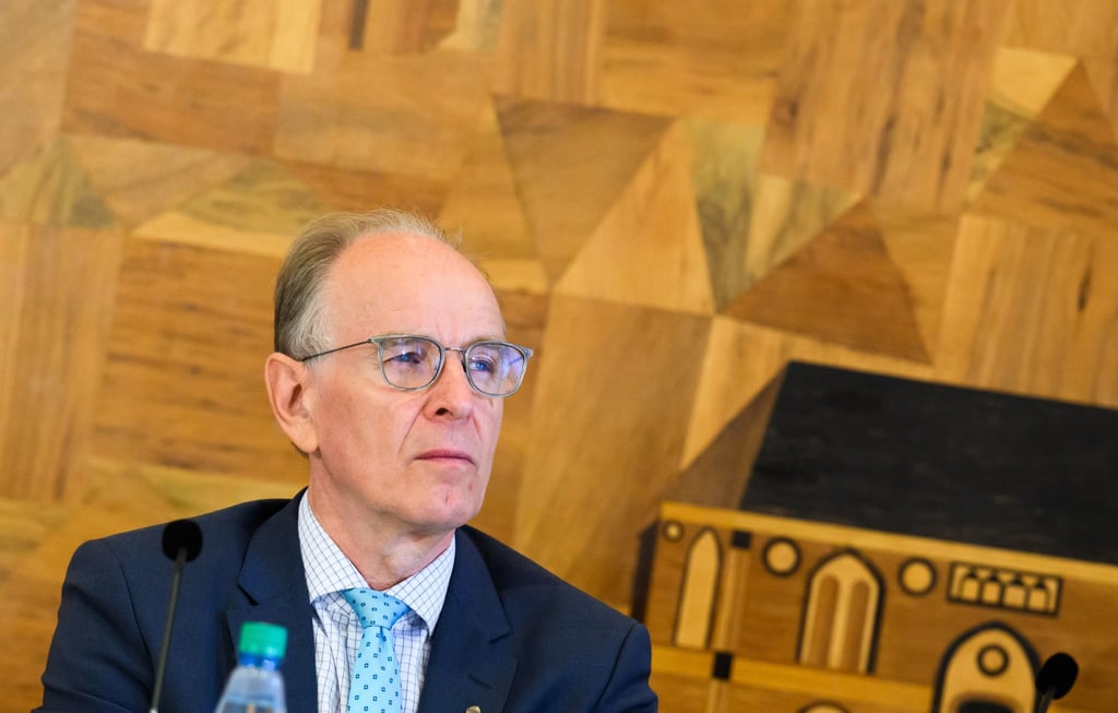 Auch die Aufarbeitung sexualisierter Gewalt wird Landesbischof Ralf Meister bei der Synode beschäftigen. (Archivbild)