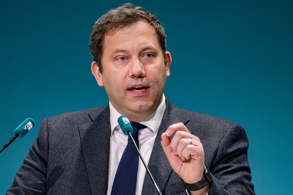 SPD-Chef Lars Klingbeil will im Rentenstreit hart bleiben.