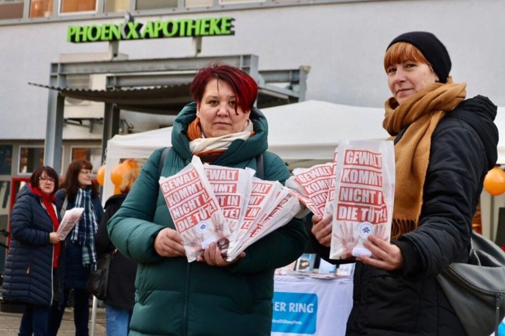 Klare Botschaft: Mehrere Bäckerfilialen in Halle griffen zum Aktionstag auf diese Tüten zurück.