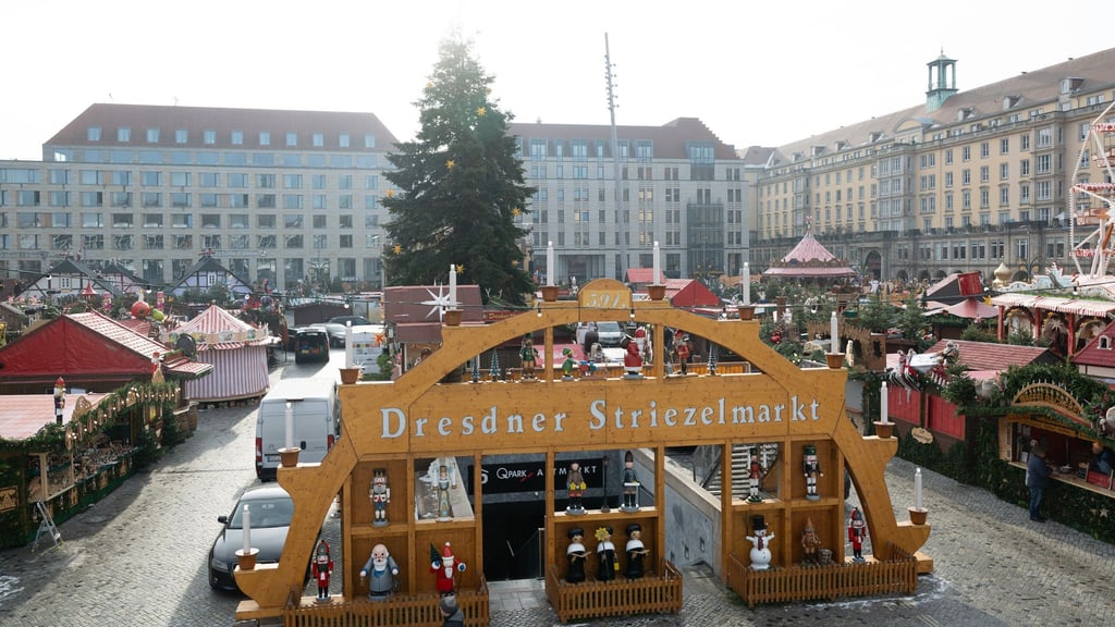 Massive Gusselemente sollen verhindern, dass Fahrzeuge unbefugt auf das Marktgelände fahren.