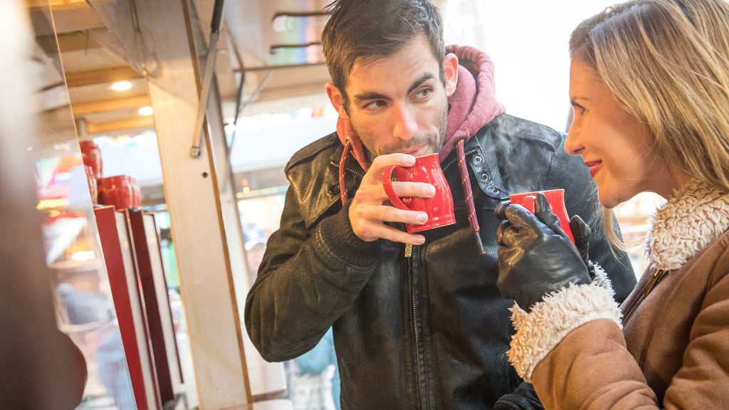 Für Punsch gibt es keine gesetzlich festgelegte Rezeptur - anders als bei Glühwein.